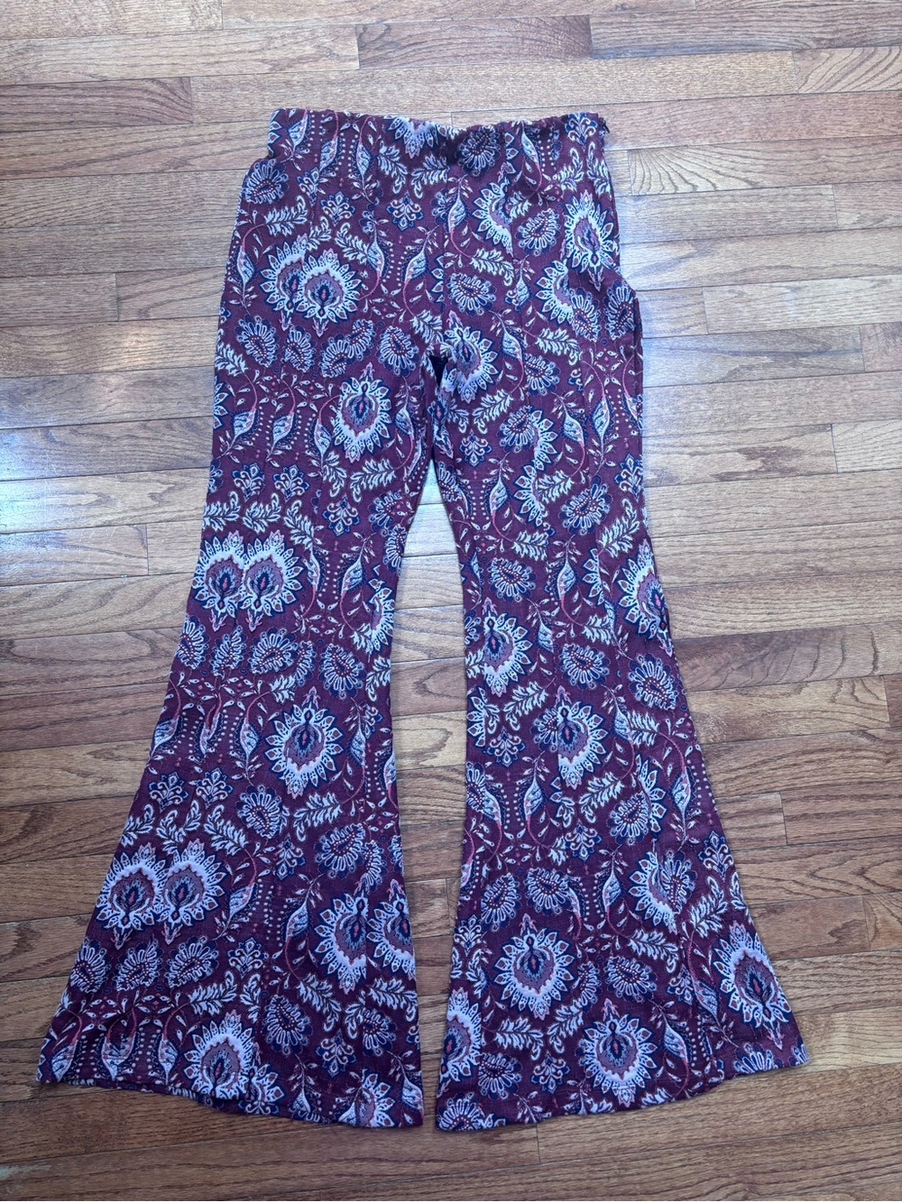 Women's Burgundy Jacquard Printed Flare Pants Anthropologie size 8 tapestry look